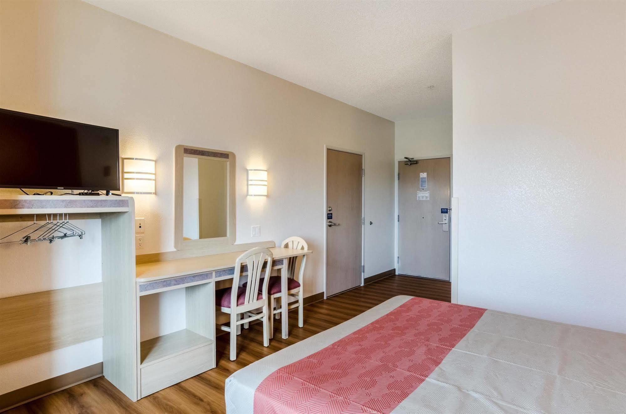 Baymont By Wyndham Sheridan Esterno foto