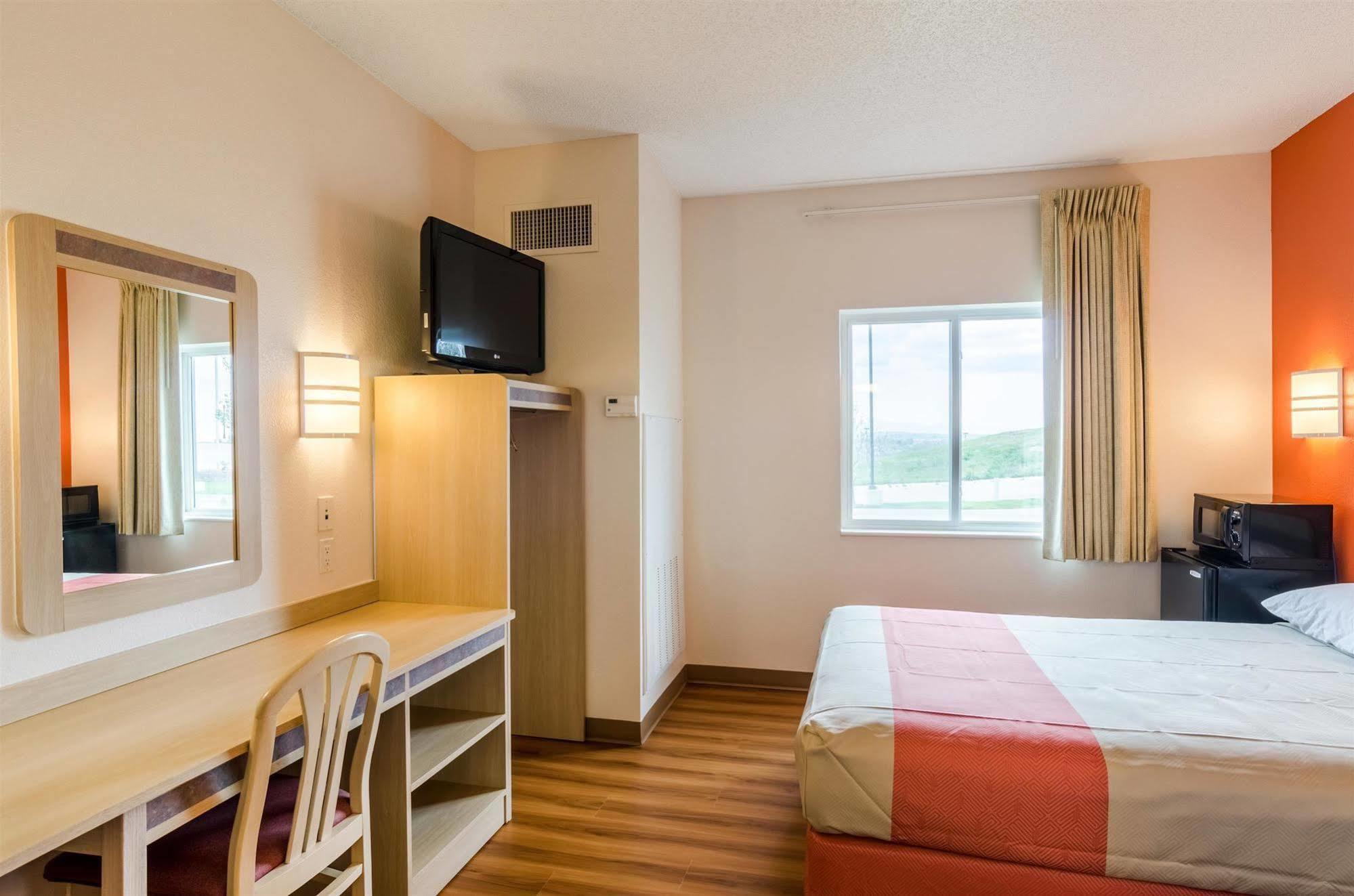 Baymont By Wyndham Sheridan Esterno foto